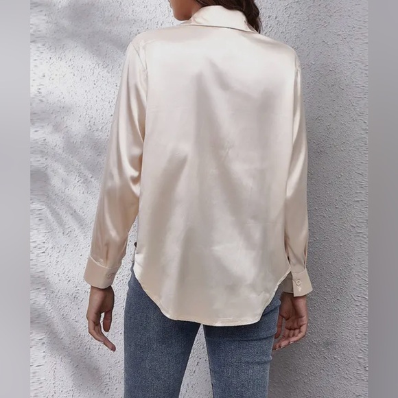 Ivory button down blouse - Picture 2 of 2